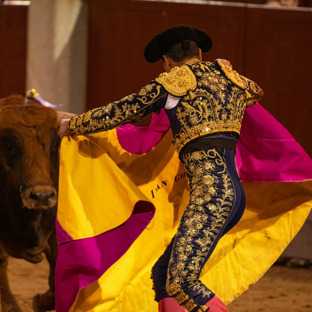 La Méditerranée les pieds dans l'eau